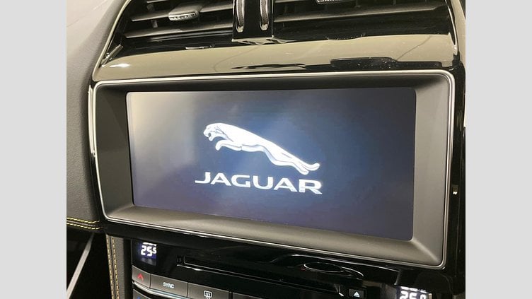 2020 認定中古車 Jaguar F-Pace Santorini Black 300PS ３００スポーツ