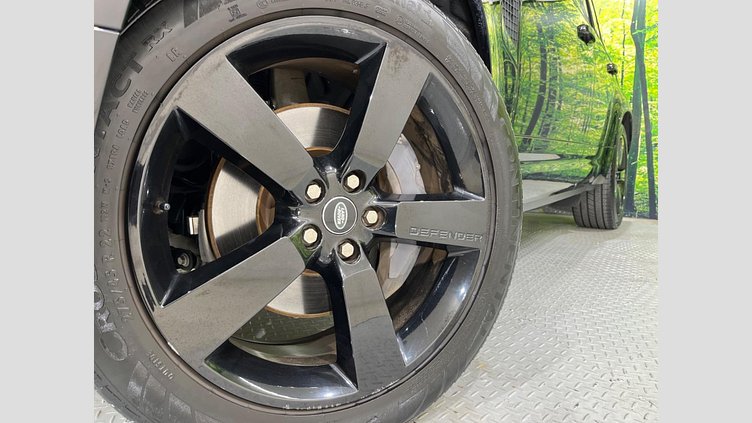 2022 認定中古車 Land Rover Defender 110 Santorini Black DT306  Ｘ－ダイナミックＳＥ Ｄ３００