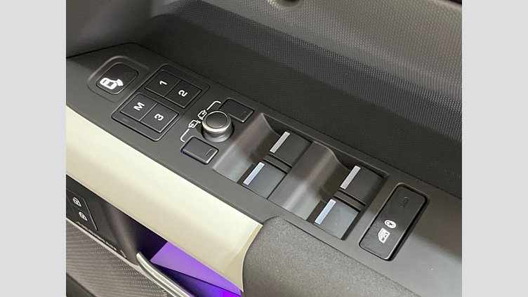 2022 認定中古車 Land Rover Defender 110 Santorini Black DT306  Ｘ－ダイナミックＳＥ Ｄ３００