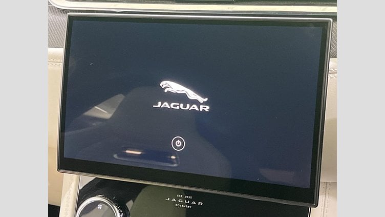 2021 認定中古車 Jaguar F-Pace British Racing Green 550PS SVR　BRGローンチエディション