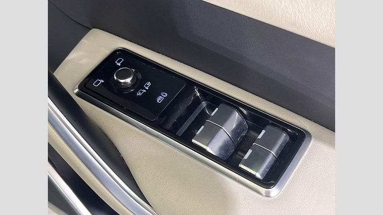 2021 認定中古車 Jaguar F-Pace British Racing Green 550PS SVR　BRGローンチエディション