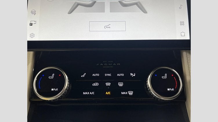 2021 認定中古車 Jaguar F-Pace British Racing Green 550PS SVR　BRGローンチエディション