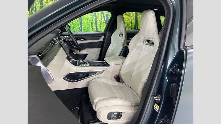 2021 認定中古車 Jaguar F-Pace British Racing Green 550PS SVR　BRGローンチエディション