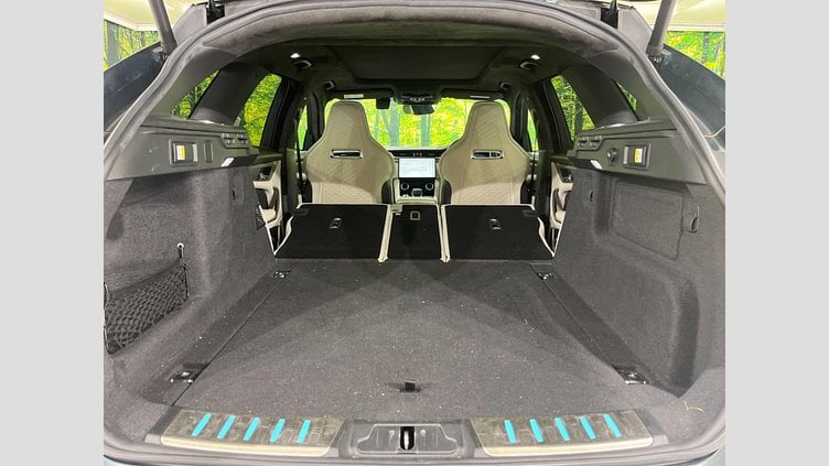 2021 認定中古車 Jaguar F-Pace British Racing Green 550PS SVR　BRGローンチエディション