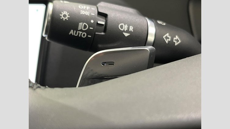 2024 認定中古車 Land Rover Range Rover Evoque Fuji White 4WD ダイナミック ＳＥ Ｄ２００