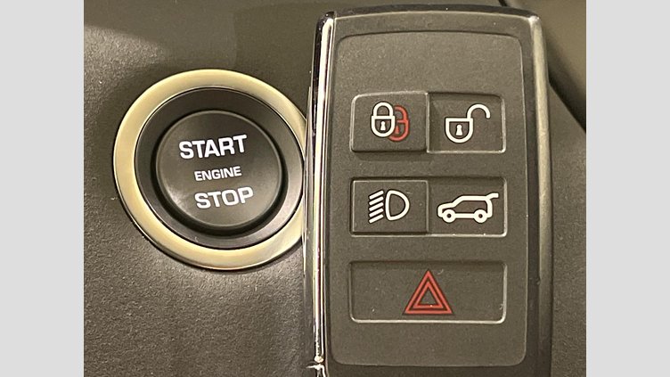 2024 認定中古車 Land Rover Range Rover Evoque Fuji White 4WD
 Ｓ Ｄ２００