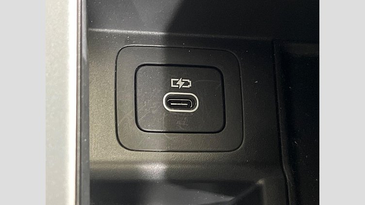 2024 認定中古車 Land Rover Range Rover Evoque Fuji White 4WD
 Ｓ Ｄ２００