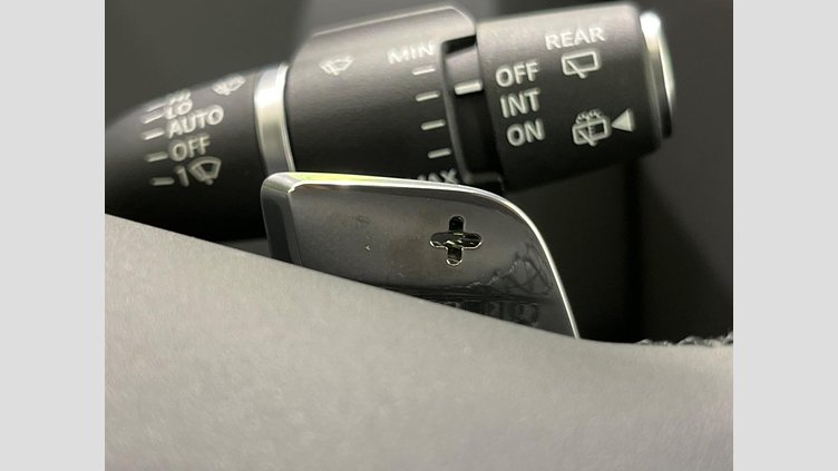 2024 認定中古車 Land Rover Range Rover Evoque Fuji White 4WD
 Ｓ Ｄ２００