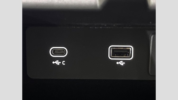 2024 認定中古車 Land Rover Range Rover Evoque Fuji White 4WD
 Ｓ Ｄ２００