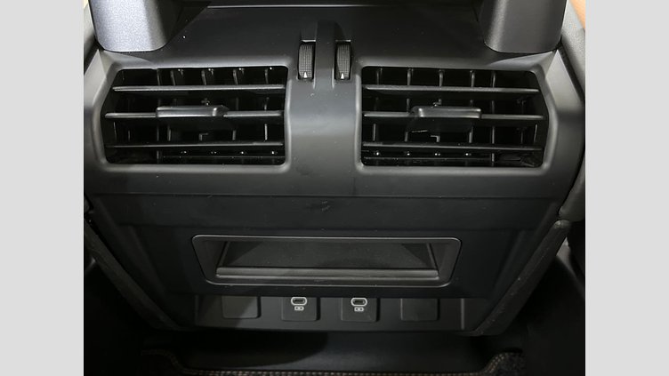 2024 認定中古車 Land Rover Defender 110 Fuji White D300 X-Dynamic HSE