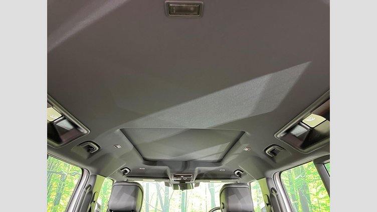 2024 認定中古車 Land Rover Defender 110 Fuji White D300 X-Dynamic HSE