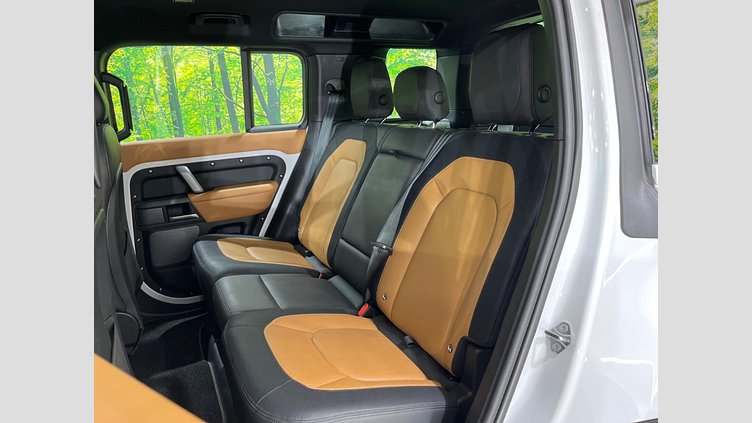 2024 認定中古車 Land Rover Defender 110 Fuji White D300 X-Dynamic HSE