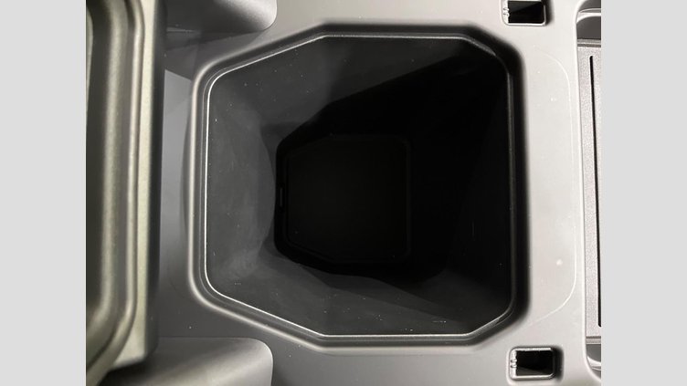 2024 認定中古車 Land Rover Defender 110 Fuji White D300 X-Dynamic HSE