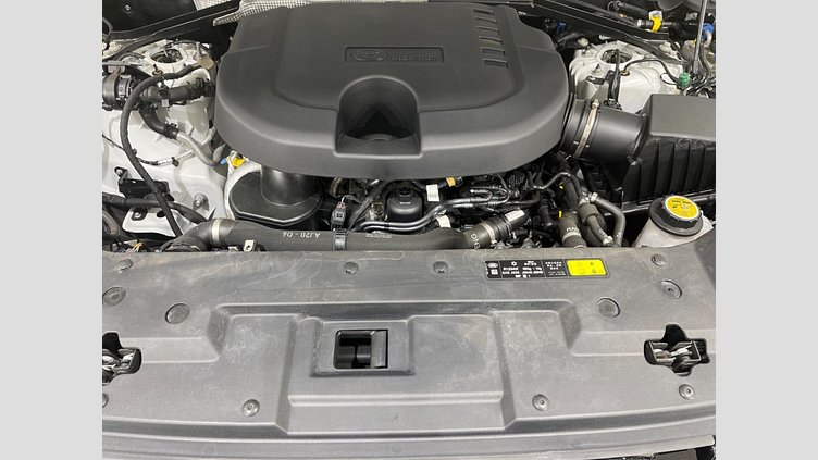 2024 認定中古車 Land Rover Defender 110 Fuji White D300 X-Dynamic HSE