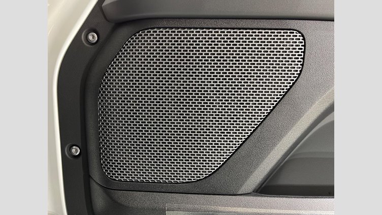 2024 認定中古車 Land Rover Defender 110 Fuji White D300 X-Dynamic HSE