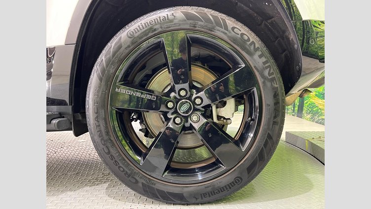 2024 認定中古車 Land Rover Defender 110 Fuji White D300 X-Dynamic HSE