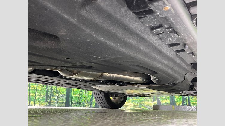 2024 認定中古車 Land Rover Defender 110 Fuji White D300 X-Dynamic HSE