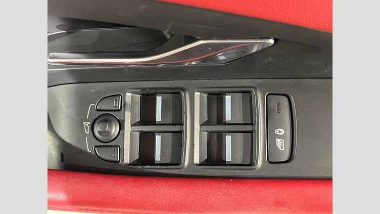 2019 認定中古車 Jaguar E-Pace Silicon Silver 4WD Ｒ‐ダイナミック ＨＳＥ ３００ＰＳ