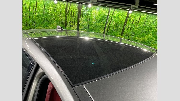 2019 認定中古車 Jaguar E-Pace Silicon Silver 4WD Ｒ‐ダイナミック ＨＳＥ ３００ＰＳ