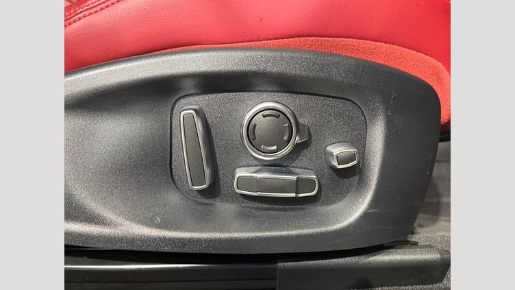 2019 認定中古車 Jaguar E-Pace Silicon Silver 4WD Ｒ‐ダイナミック ＨＳＥ ３００ＰＳ