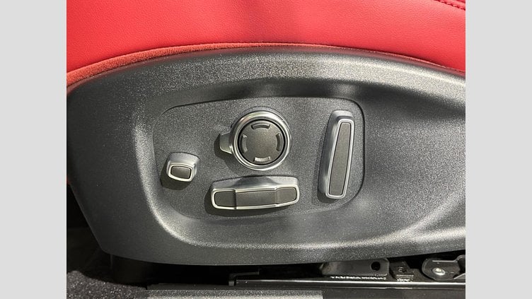 2019 認定中古車 Jaguar E-Pace Silicon Silver 4WD Ｒ‐ダイナミック ＨＳＥ ３００ＰＳ