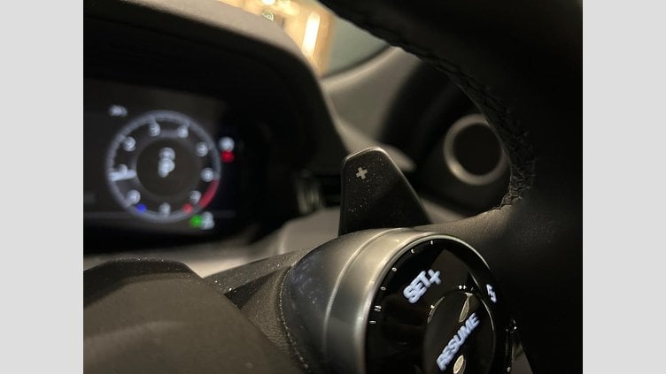 2019 認定中古車 Land Rover Discovery Sport Fuji White P250 R-Dynamic SE