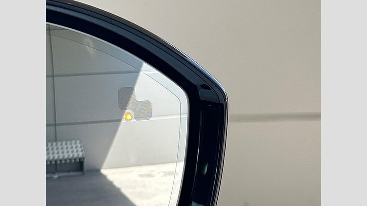 2023 認定中古車 Land Rover Range Rover Evoque Fuji White D200 AWD R-Dynamic S