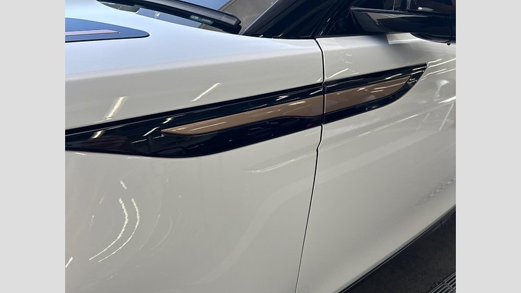 2023 認定中古車 Land Rover Range Rover Evoque Fuji White D200 AWD R-Dynamic S