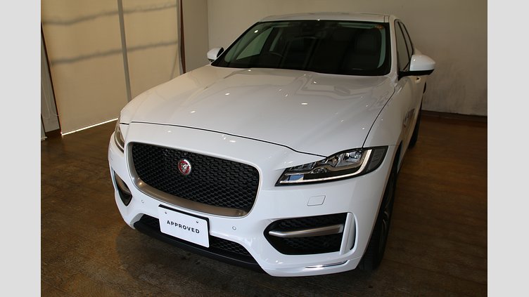 2017 認定中古車 Jaguar F-Pace フジホワイト 3.0V6 スーパーチャージド 340PS 3.0V6 R-SPORT