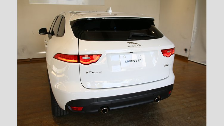 2017 認定中古車 Jaguar F-Pace フジホワイト 3.0V6 スーパーチャージド 340PS 3.0V6 R-SPORT