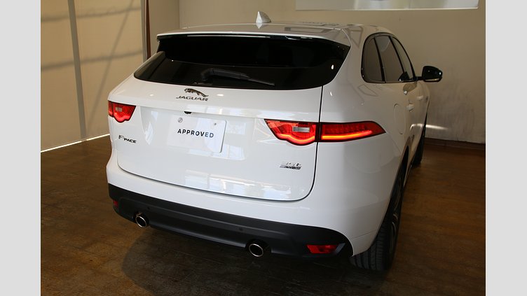 2017 認定中古車 Jaguar F-Pace フジホワイト 3.0V6 スーパーチャージド 340PS 3.0V6 R-SPORT