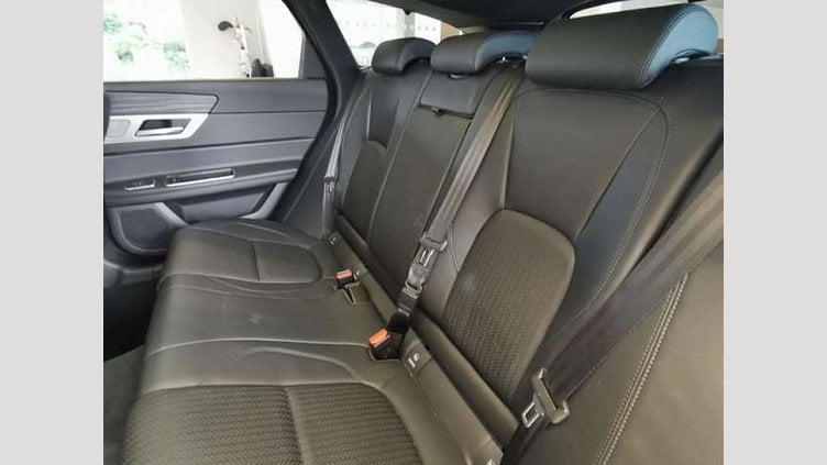 2018 認定中古車 Jaguar XF Silicon Silver Meridianサウンドシステム パワーテールゲート 純正19インチアルミホイール アダプティブLEDヘッドライト（シグネチャーデイライト付き）ステアリングホイールヒーター フルセグテレビ スポーツブレイク プレステージ2.0L D180 