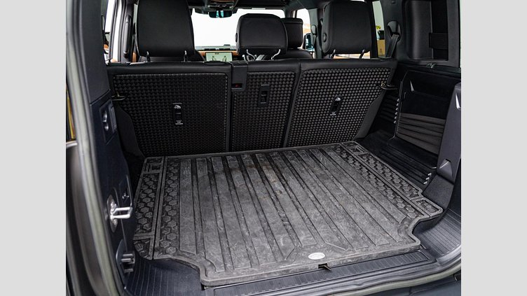 2023 認定中古車 Land Rover Defender 110 Fuji White D300 AWD X-Dynamic HSE