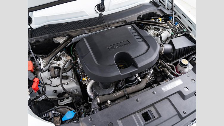 2023 認定中古車 Land Rover Defender 110 Fuji White D300 AWD X-Dynamic HSE