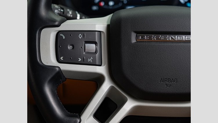 2023 認定中古車 Land Rover Defender 110 Fuji White D300 AWD X-Dynamic HSE