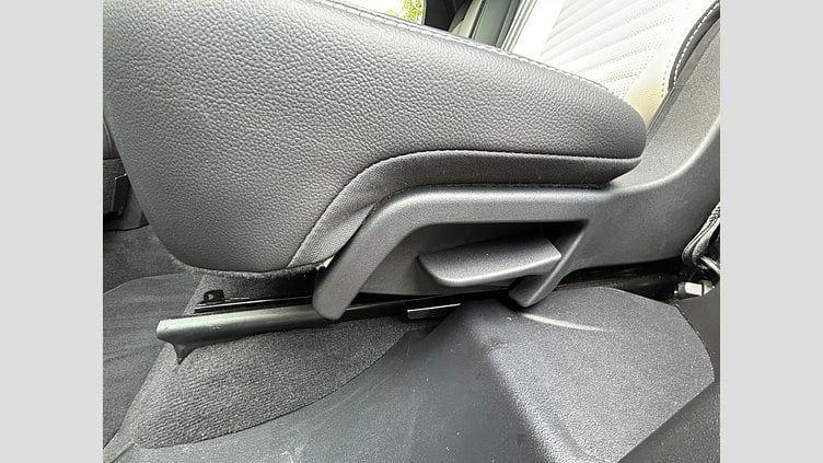 2024 認定中古車 Land Rover Discovery Sport Carpathian Grey 2.0D　DynamicSE DynamicSE