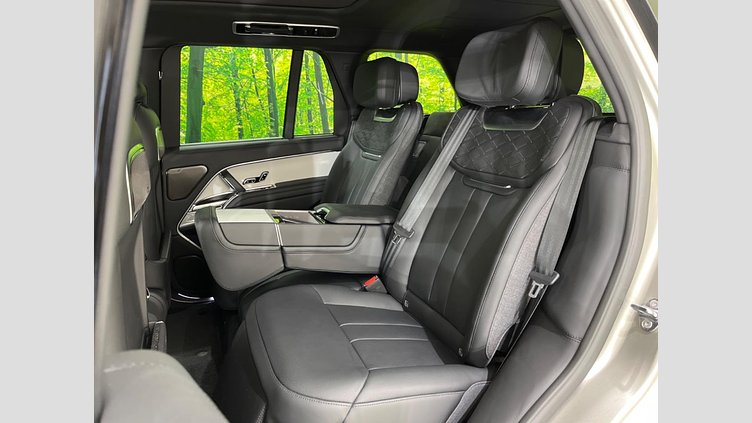 2024 認定中古車 Land Rover Range Rover Flux Silver - Satin finish 4WD
 ＳＶ Ｐ６１５