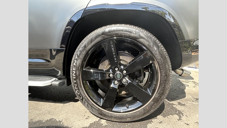 2024 認定中古車 Land Rover Defender 110 Carpathian Grey V8 525PS V8