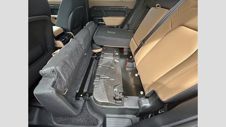 2024 認定中古車 Land Rover Defender 110 Carpathian Grey V8 525PS V8