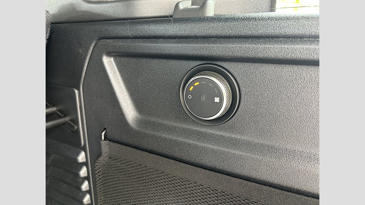 2024 認定中古車 Land Rover Defender 110 Carpathian Grey V8 525PS V8