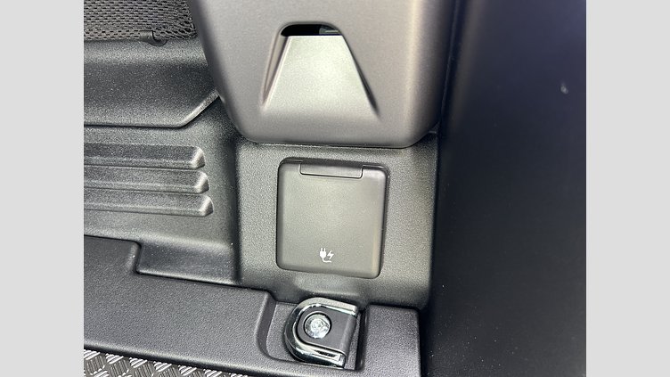 2024 認定中古車 Land Rover Defender 110 Carpathian Grey V8 525PS V8