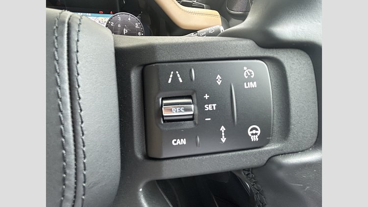 2024 認定中古車 Land Rover Defender 110 Carpathian Grey V8 525PS V8