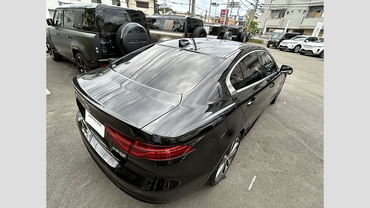 2021 認定中古車 Jaguar XE Santorini Black 2.0D AWD  R-Dynamic S