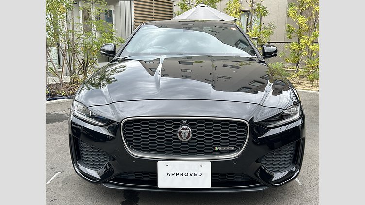 2021 認定中古車 Jaguar XE Santorini Black 2.0D AWD  R-Dynamic S