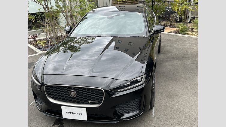 2021 認定中古車 Jaguar XE Santorini Black 2.0D AWD  R-Dynamic S