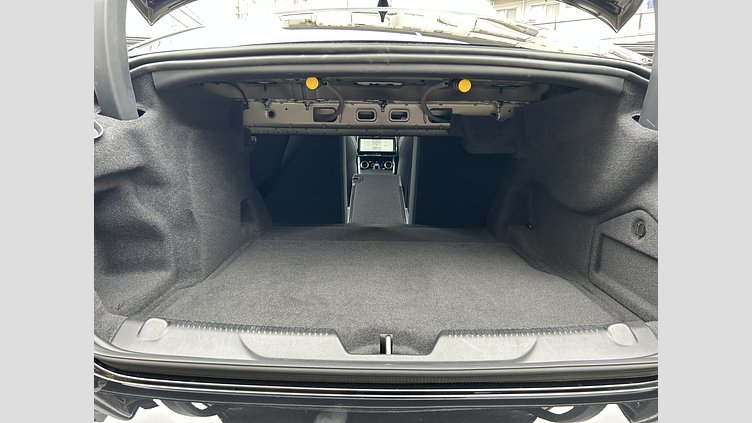 2021 認定中古車 Jaguar XE Santorini Black 2.0D AWD  R-Dynamic S