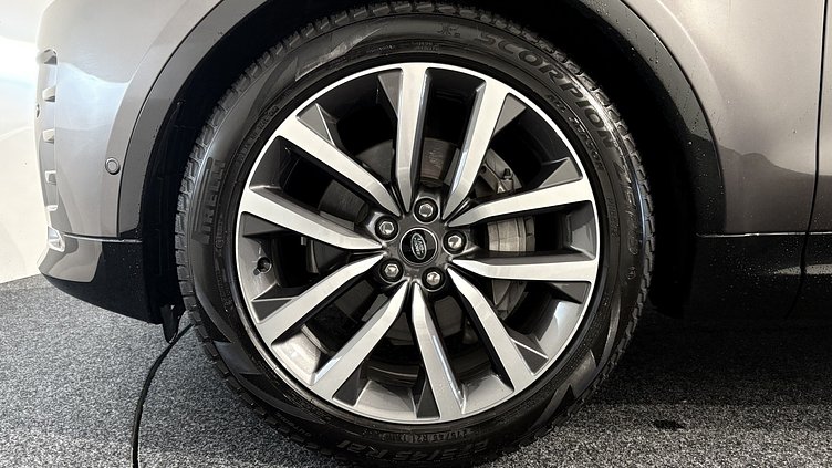 2024 Approved Land Rover Discovery GREY D250 Dynamic SE