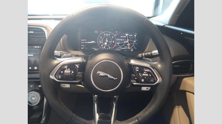 2020 認定中古車 Jaguar XE Yulong White 250PS S
