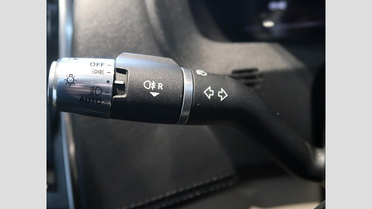 2020 認定中古車 Jaguar XE Yulong White 250PS S
