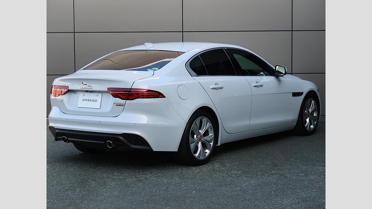 2020 認定中古車 Jaguar XE Yulong White 250PS S